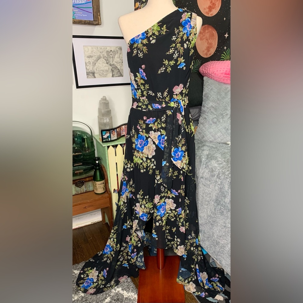 One-Shoulder Black Floral Maxi Dress